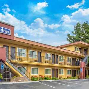 Travelodge By Wyndham Burbank-glendale Hotel